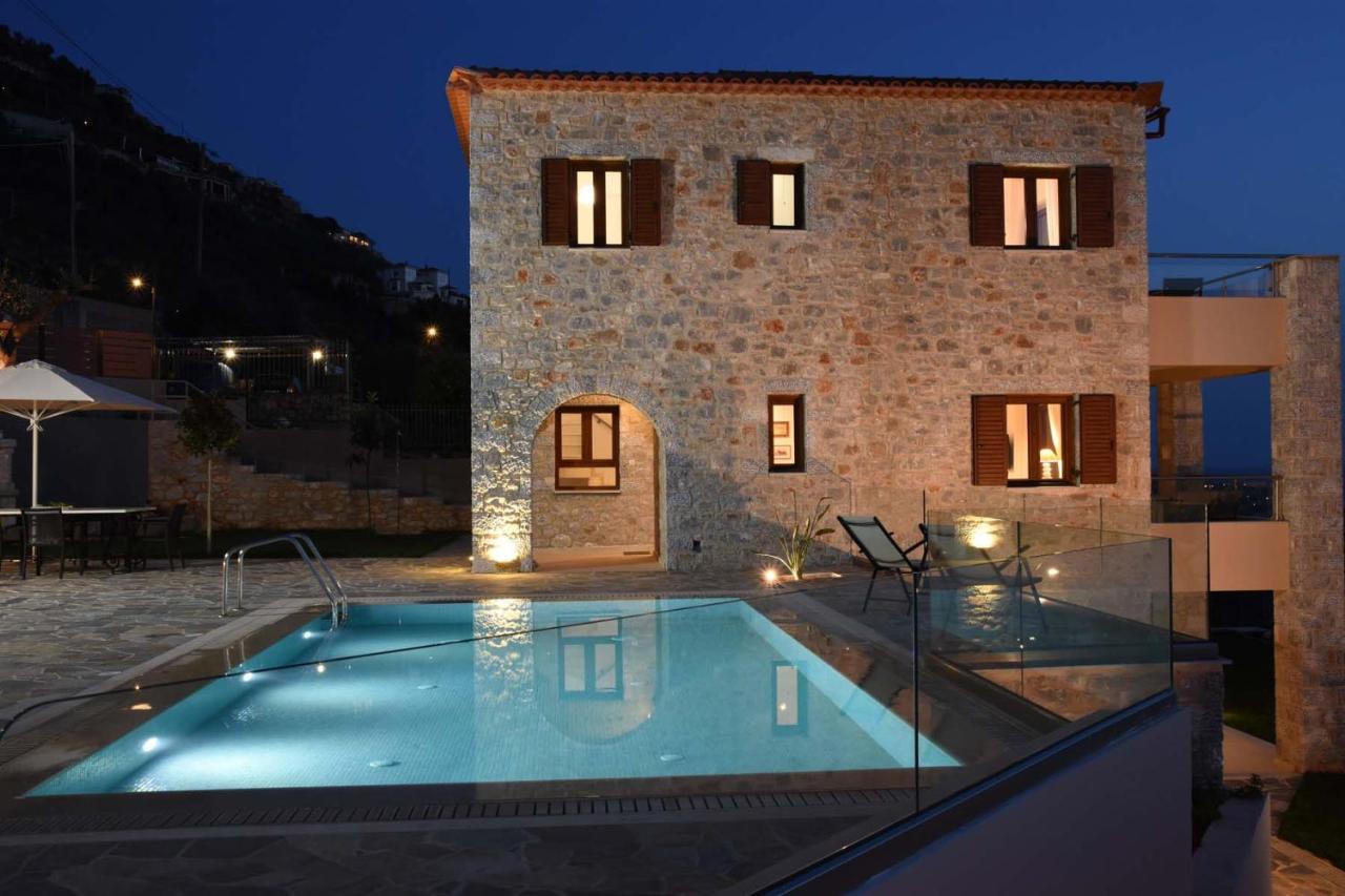 Villa Dafni - Infinite Sea Vistas With Private Pool กาลามาตา ภายนอก รูปภาพ