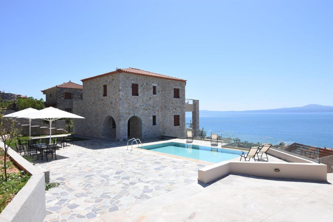 Villa Dafni - Infinite Sea Vistas With Private Pool กาลามาตา ภายนอก รูปภาพ