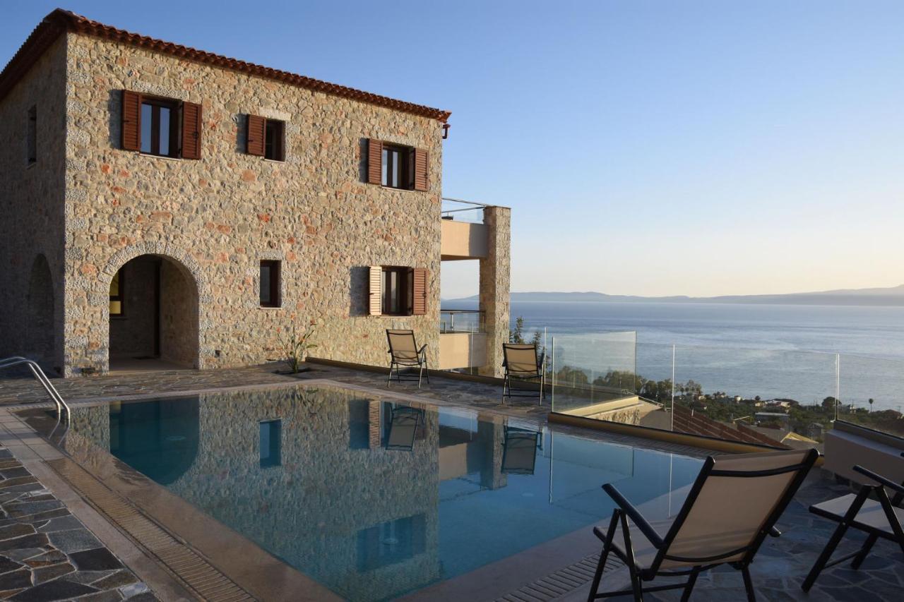 Villa Dafni - Infinite Sea Vistas With Private Pool กาลามาตา ภายนอก รูปภาพ