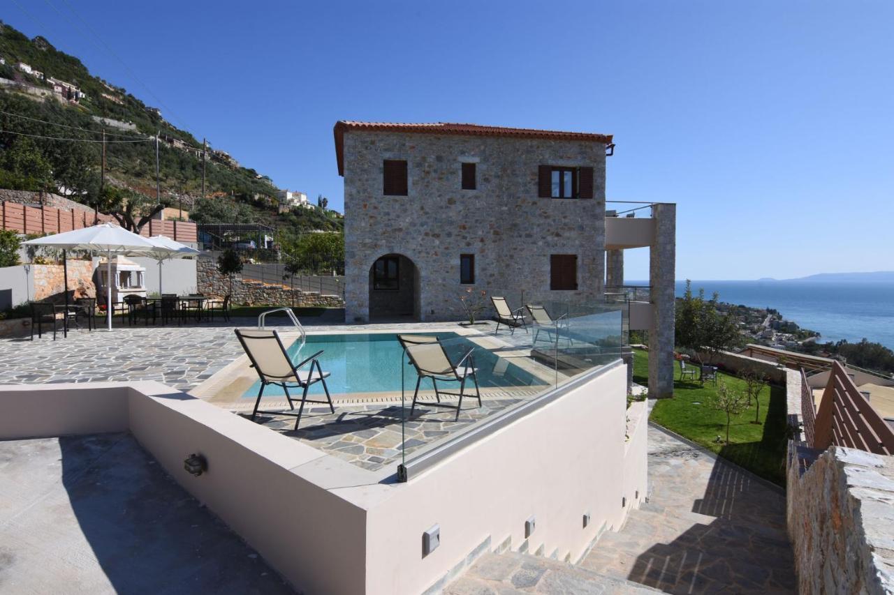 Villa Dafni - Infinite Sea Vistas With Private Pool กาลามาตา ภายนอก รูปภาพ