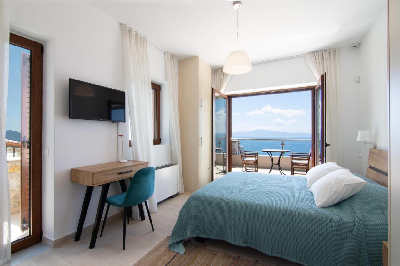 Villa Dafni - Infinite Sea Vistas With Private Pool กาลามาตา ภายนอก รูปภาพ