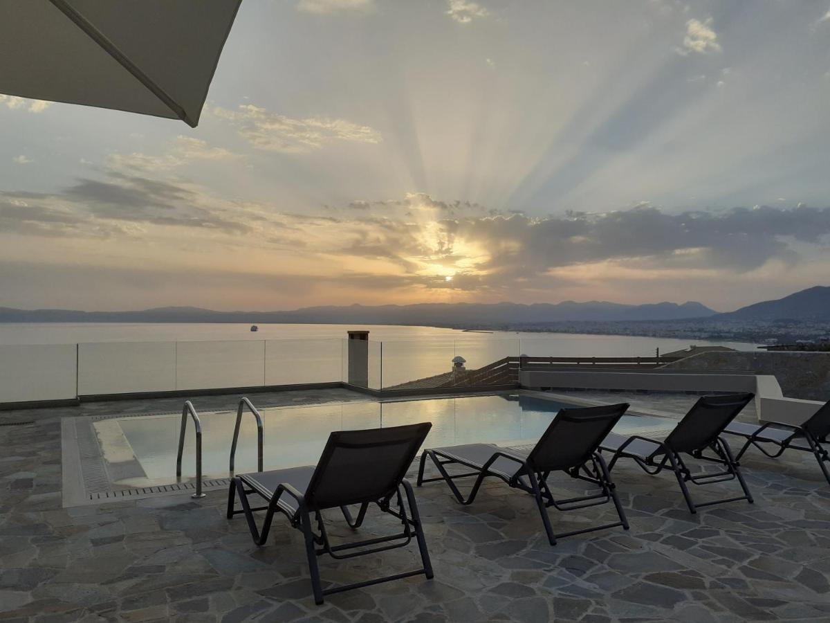 Villa Dafni - Infinite Sea Vistas With Private Pool กาลามาตา ภายนอก รูปภาพ